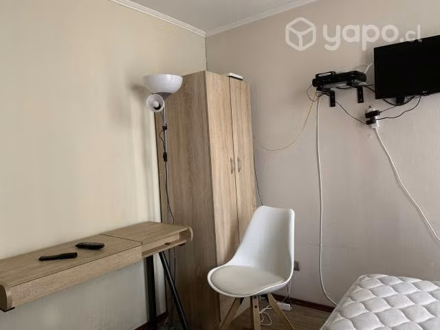 Arriendo habitación estudiante, metro Usach