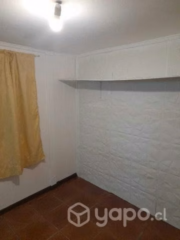 Pieza baño independiente Metro ecuador