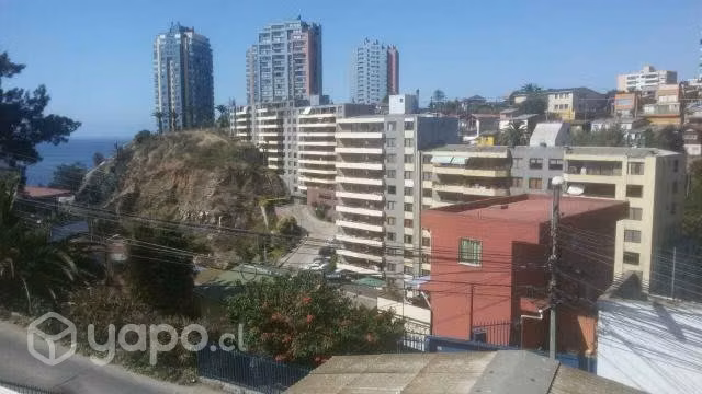 Se arrienda habitacion amoblada a estud Univers,