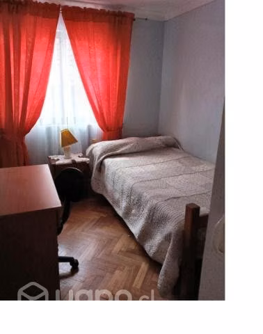 Se arrienda habitación amoblada a Universitario