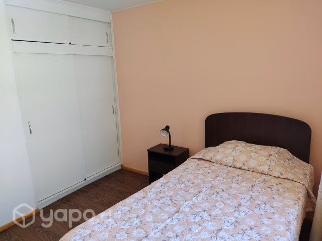 Arriendo pieza para mujer