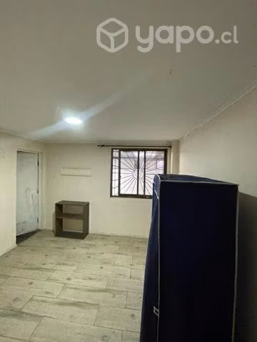 Arriendo pieza solo mujer