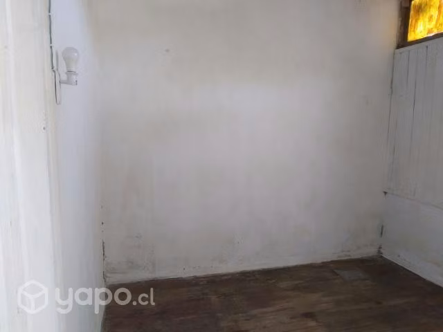Arriendo pieza la Cisterna Metro Parron