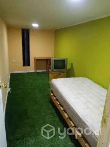 Arriendo pieza dama