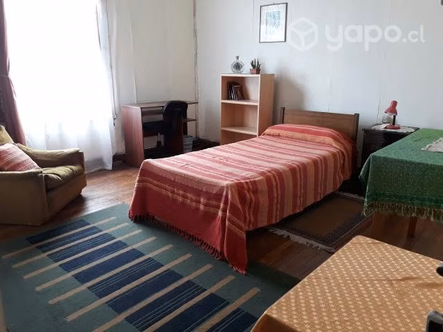 Amplia pieza cerro concepción
