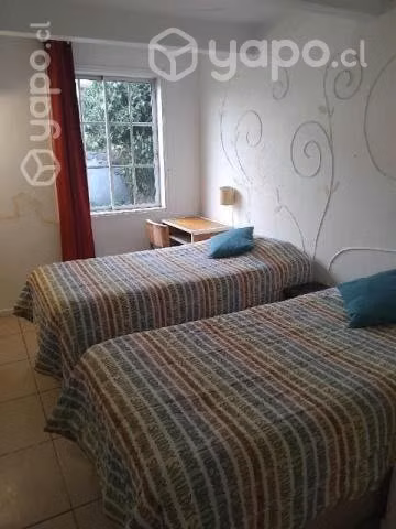 Habitación dos camas baño privado en Cerro Alegre