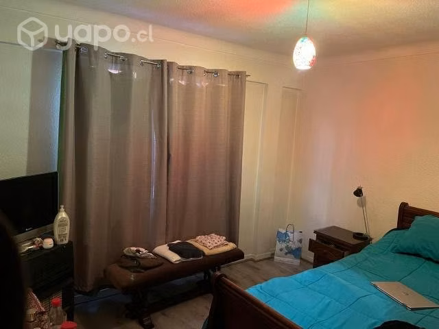 Se arrienda habitación (solo mujeres)