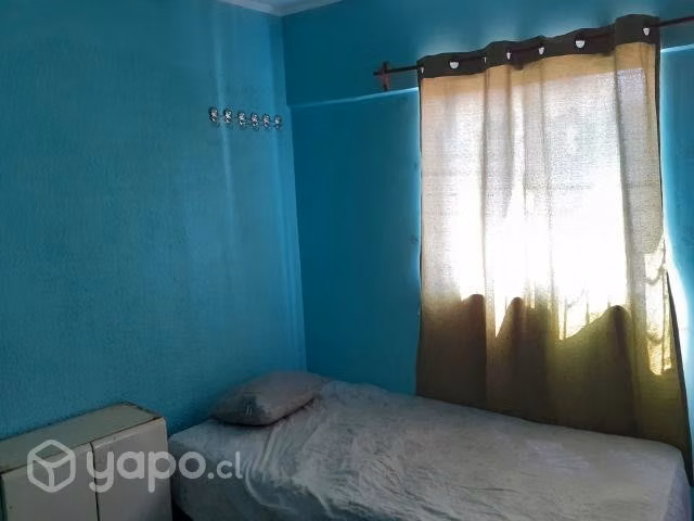 Se arrienda pieza para dos personas