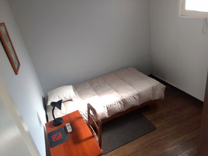 Pieza independiente baño privado wifi providencia