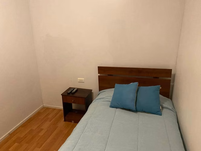 Habitación sector residencial a pasos de universidad