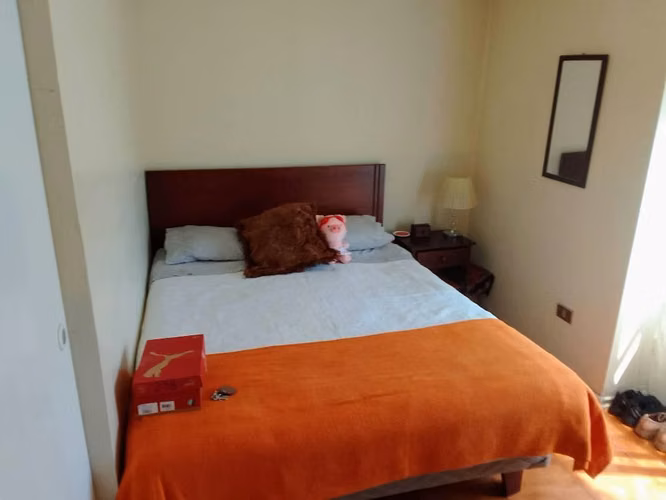 Arriendo pieza grande.