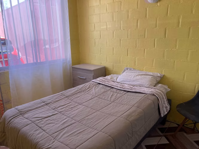 Se arrienda habitación con baño privado