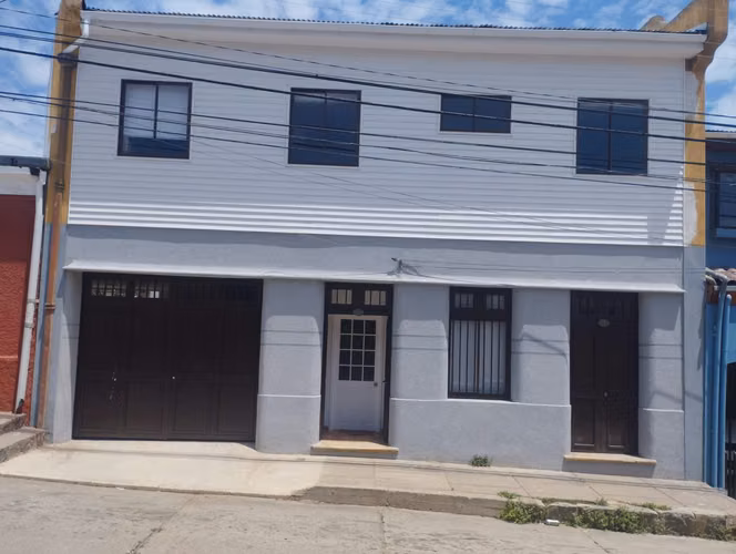 ARRIENDO HABITACIÓN CON BAÑO EN SUITE / GGCC INCLUIDOS / C° PLACERES
