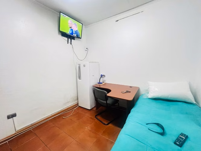 Pieza en el centro antofa amoblada y serca de todo