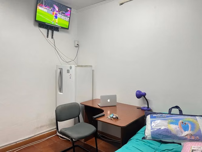 Pieza en el centro antofa amoblada y serca de todo