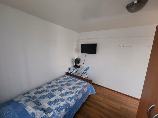 Se arrienda pieza con baño privado a hombre solo, trabajor y responsable