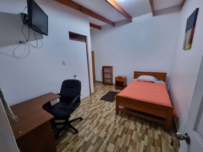 Se Arriendan Piezas Amobladas