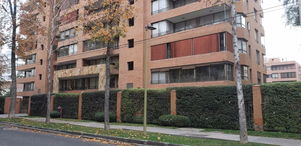 Arriendo pieza en  Las Condes, metro Colon