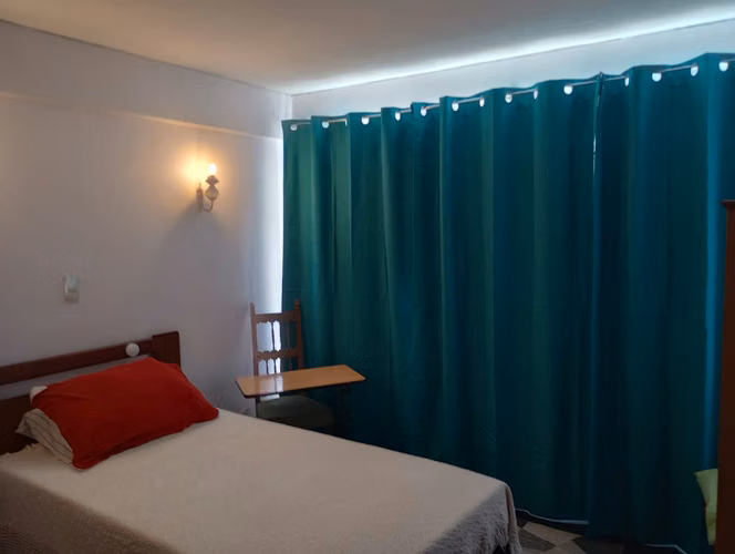 Arriendo de pieza en pleno av. macul 1 persona solo mujer