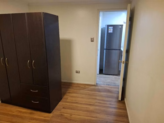 Peza con baño y cocina