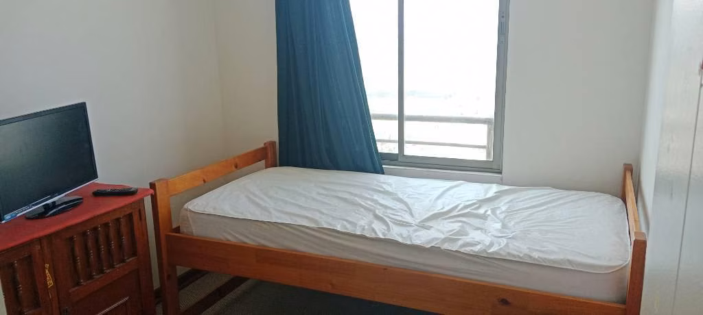 Arriendo pieza solo mujer