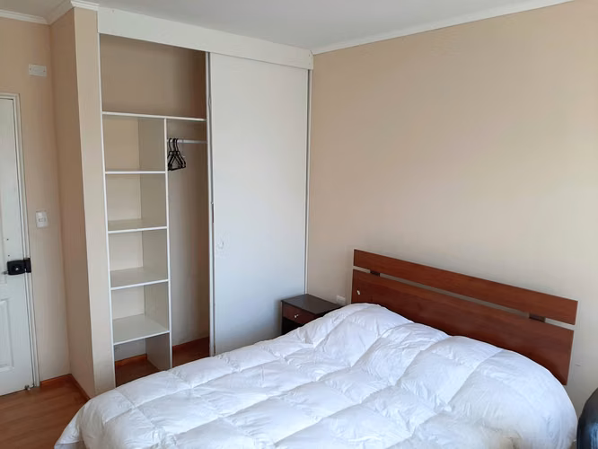 Habitación para estudiante con baño privado, a media cuadra de UTFSM