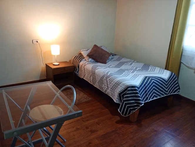 ARRIENDO HERMOSA PIEZA BARRIO RESIDENCIAL