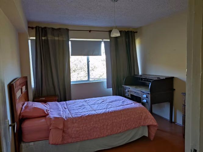 Dueña arrienda habitación a mujer tranquila  en Miraflores Bajo excelente sector residencial