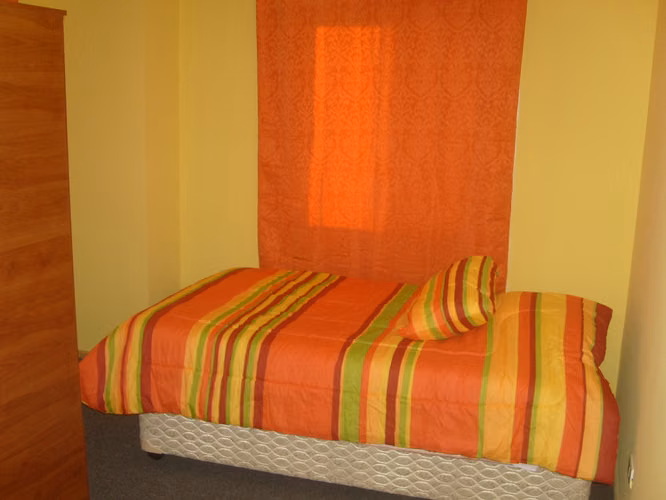 ARRIENDO PIEZA ESTUDIANTE BAÑO PRIVADO AvdaMatta /Amalia Paz C°Placeres